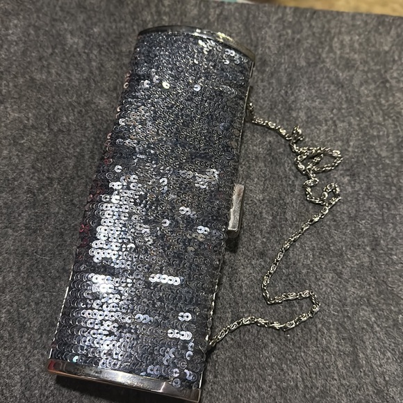 Silver, sequins, hard purse - Picture 3 of 4